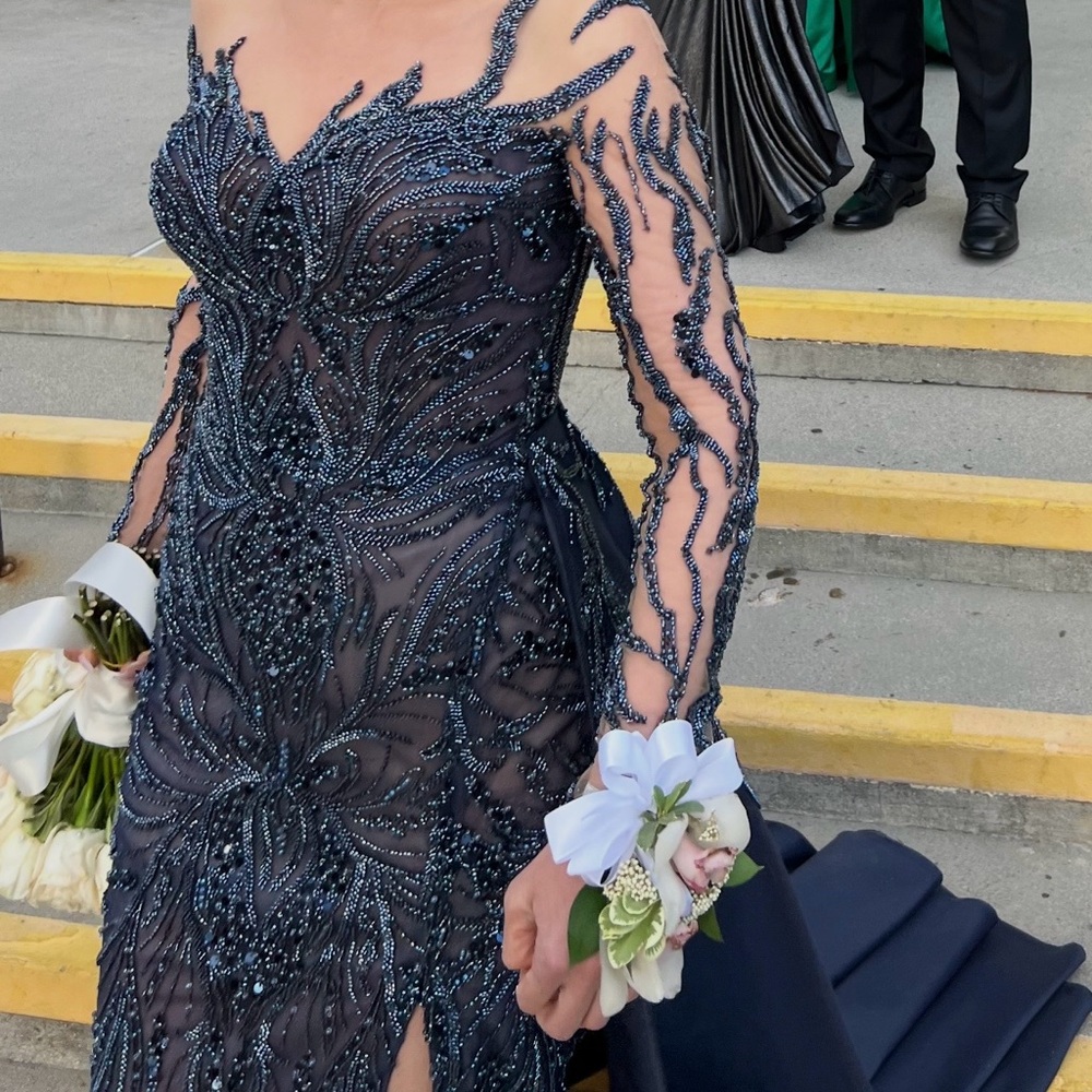 Elegant Navy Blue Beaded Evening Dress